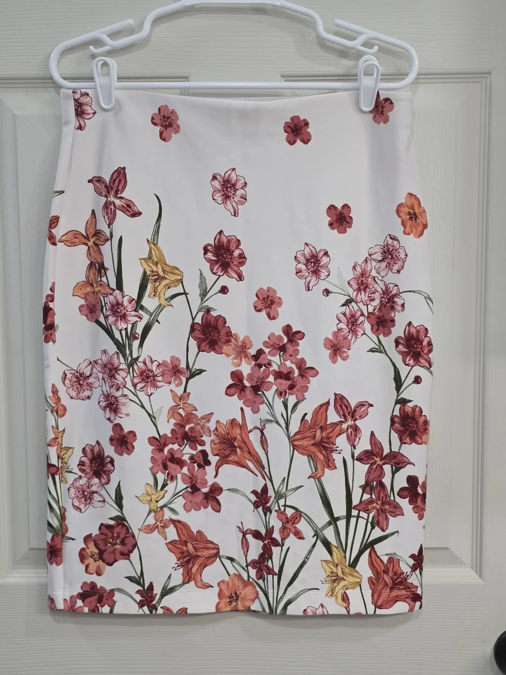 Roz & Ali White Pencil Skirt with Pink, Orange & Yellow Floral Print